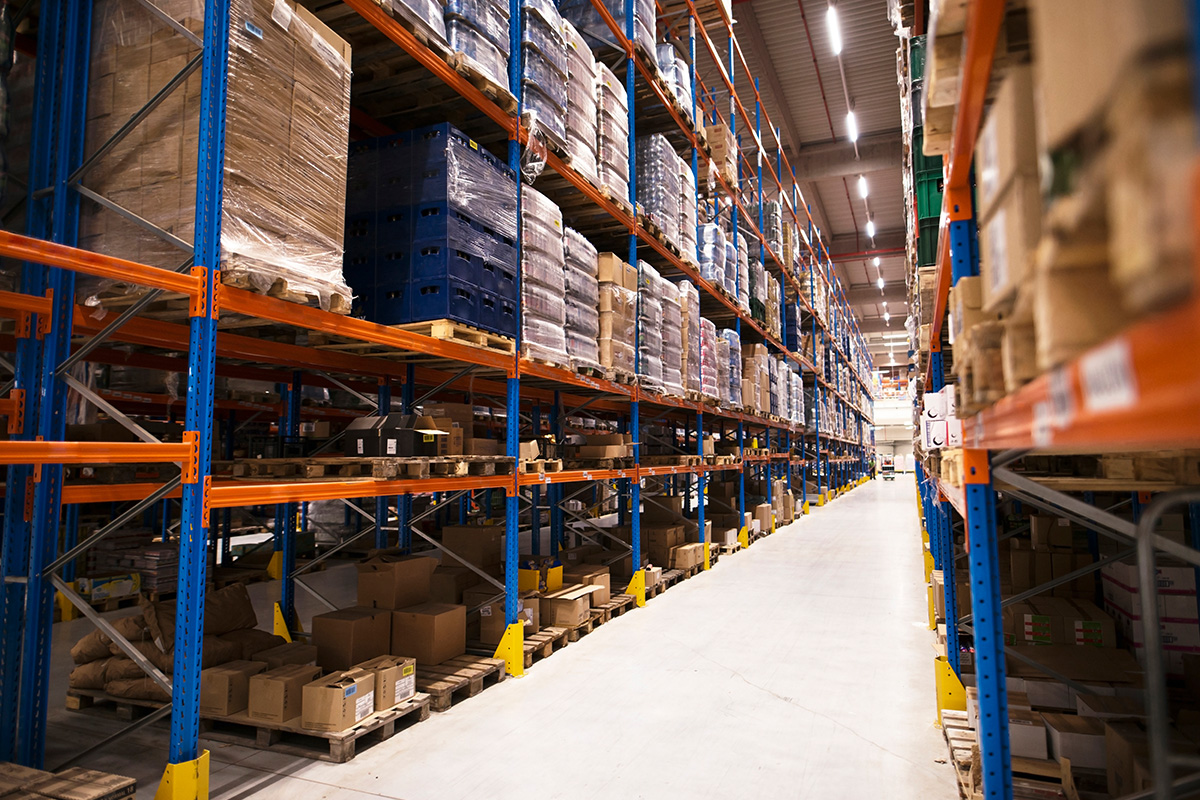 4 Benefits of Retrofitting Vacant Buildings Into Storage and Warehouse Space