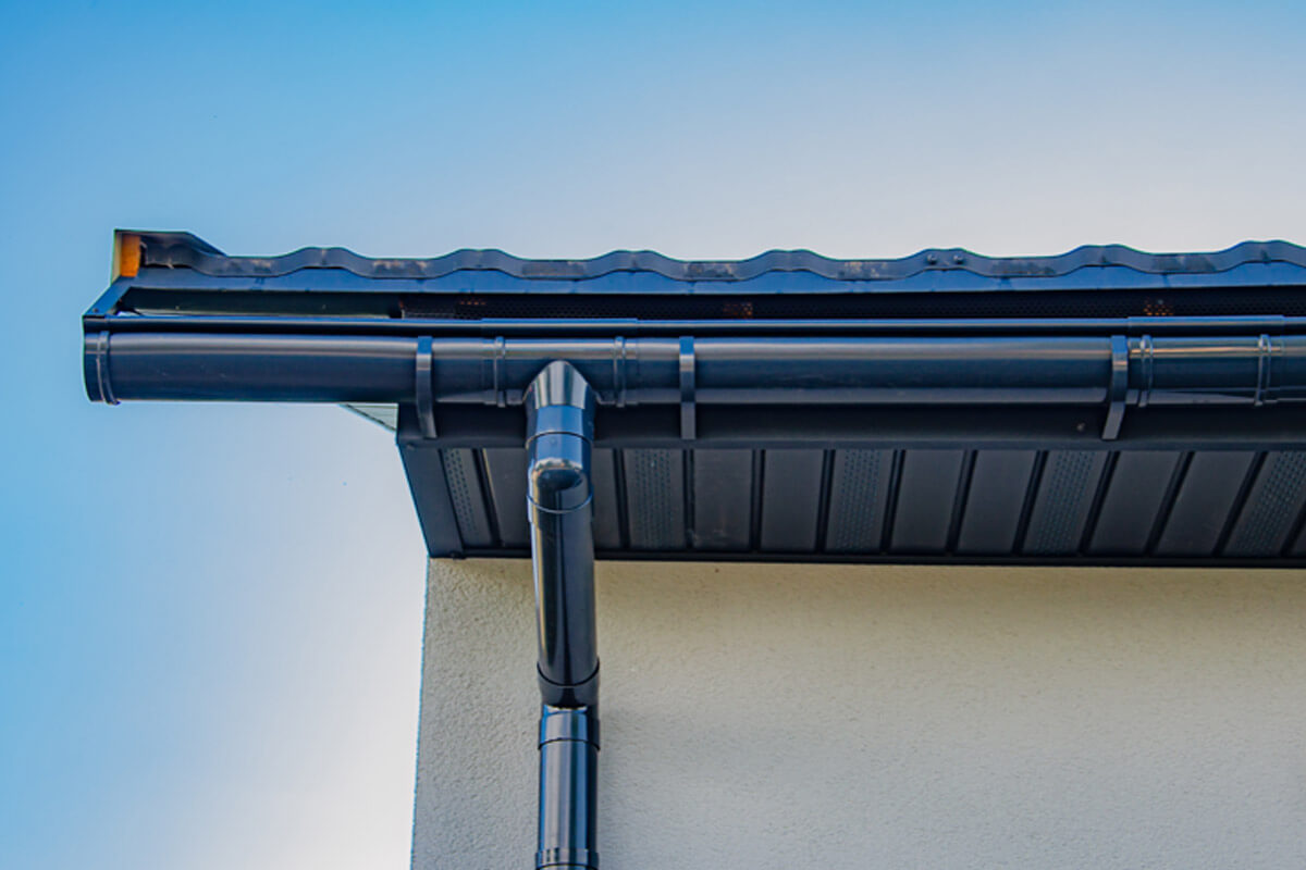 4 Ways to Maintain Your Metal Roof This Fall 4 Ways to Maintain Your Metal Roof This Fall