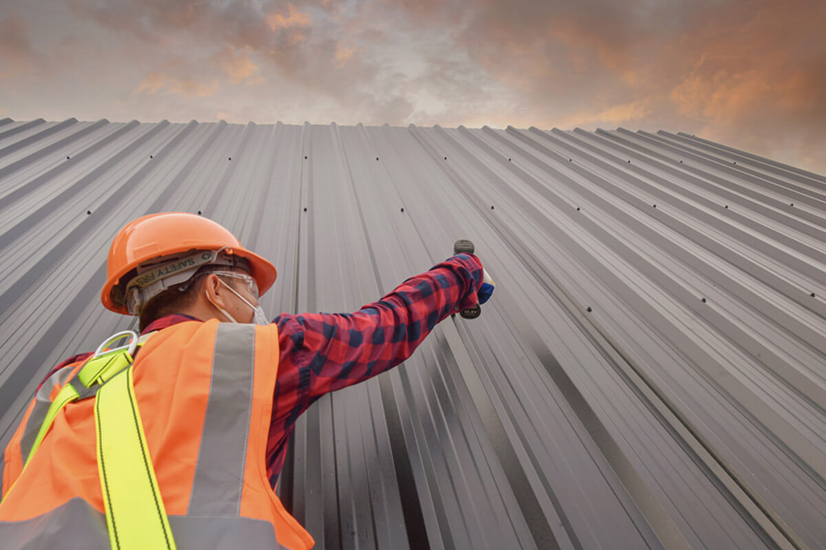 5 Qualities to Look for In a Commercial Roofer