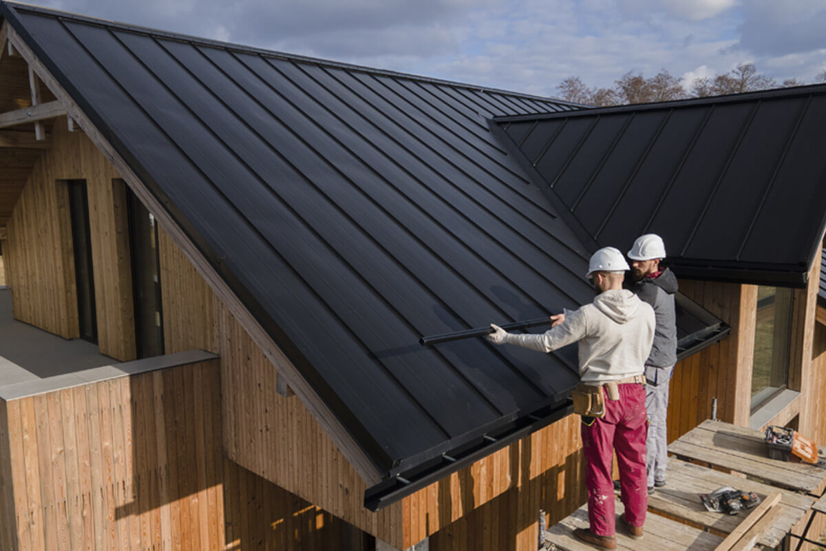 How the Low Cost of Metal Roofing Systems Combat Inflation